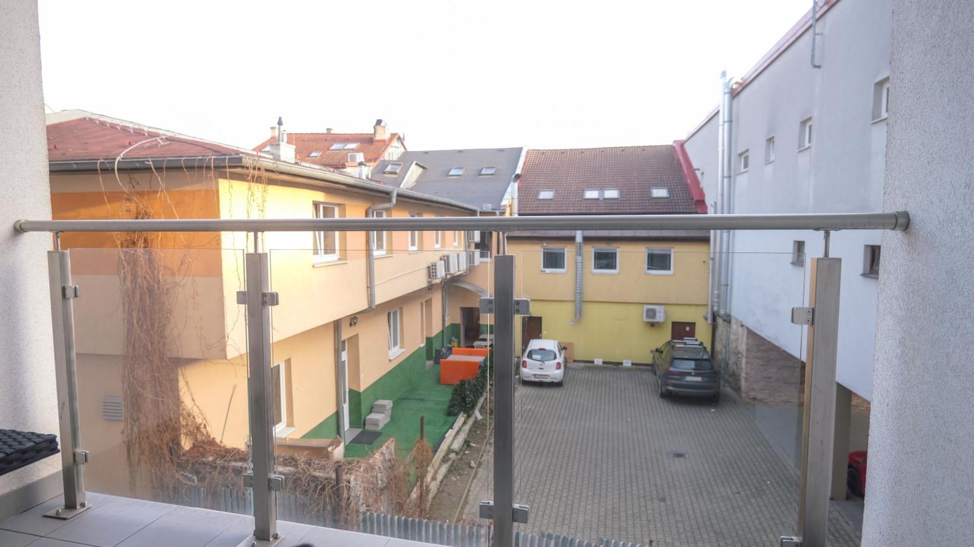 Premium City Centre Bedrooms Presov Bagian luar foto